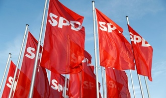Brgermeister Hikel und Ex-Staatssekretrin Bcker-Giannini sollen Berliner SPD fhren
