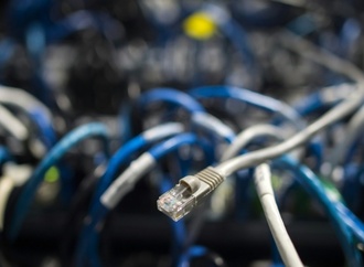 Netzagentur verpflichtet erstmals Anbieter zur Internetversorgung von Haushalt