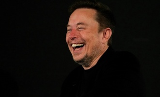 Tesla hlt an von Richterin gekipptem Milliarden-Gehaltspaket fr Musk fest