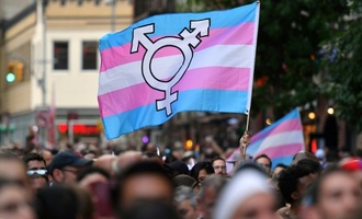 15-Jhriger soll Transmenschen in Hamburger Einkaufszentrum attackiert haben