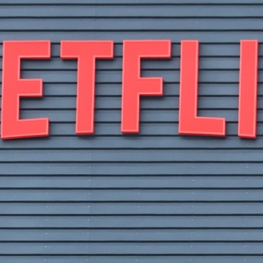 Netflix bertrifft Erwartungen bei Gewinn und Abonnenten