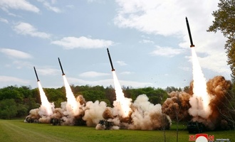 Staatsmedien: Nordkorea testet Mehrfachraketenwerfer
