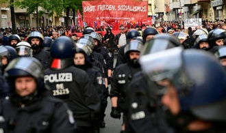 Demonstration ''Revolutionrer 1. Mai'' zieht durch Berlin - Tausende erwartet