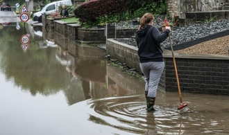 berschwemmungen setzen auch Teile von Belgien und Ostfrankreich unter Wasser