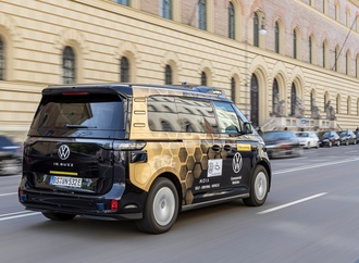 VW ID Buzz AD: Erstmals mit Fahrgästen auf öffentlichen Straßen