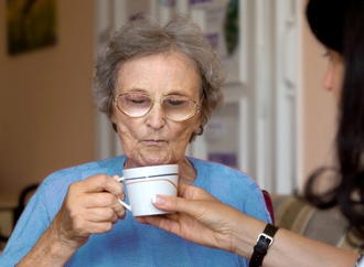 Flüssigkeitsmangel verstärkt Demenzerscheinungen