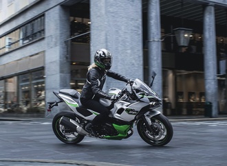Kawasaki Ninja 7 Hybrid: Bike mit der Kraft zweier Herzen