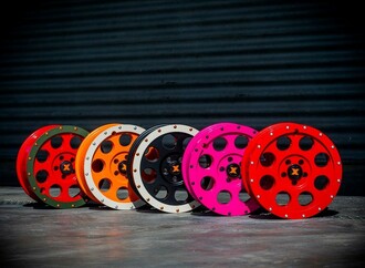 X-raid präsentiert bunte Felgen für Mini Countryman