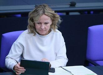 Lemke will gegen unfaire Praktiken auf Online-Plattformen vorgehen