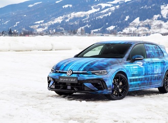 Ice Race in Zell am See: VW Golf 8 Update in Aktion