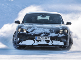 Neuer Porsche Taycan im Härtetest