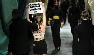 Anti-Pelz-Aktivisten sorgen für Aufsehen bei Modewoche in Mailand