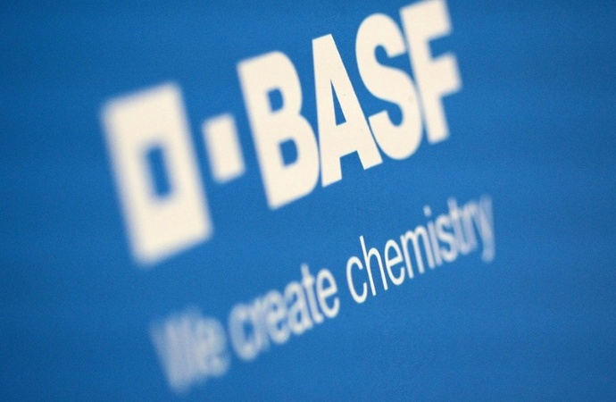 BASF kündigt weitere Einsparungen und Stellenstreichungen in Ludwigshafen an