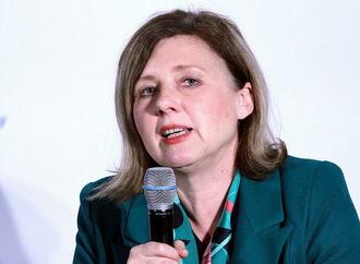 EU-Kommissarin Jourova warnt vor Informationskrieg mit Russland