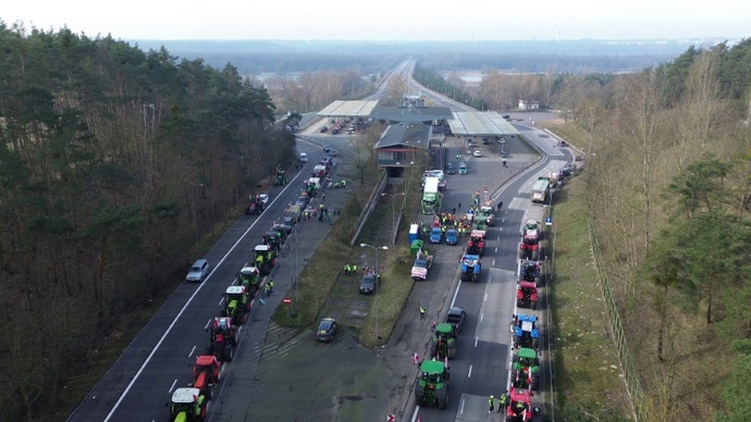 Polska – Polscy rolnicy blokują przejście graniczne z Niemcami