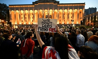 Georgiens Parlament billigt trotz Protesten in erster Lesung ''russisches Gesetz''
