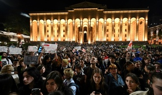 Hunderte junge Menschen bei pro-europischer Demonstration in Georgien
