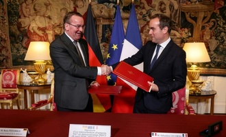 Abkommen ber deutsch-franzsischen Kampfpanzer unterzeichnet