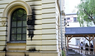 Brandanschlag auf Warschauer Nozyk-Synagoge verbt