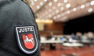 Sicherungsverfahren um zwei tdliche Messerangriffe in Hannover begonnen