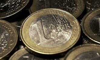 Umfrage: Mehrheit fr Mindestlohn von 15 Euro