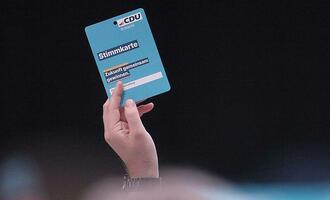 CDU-Parteitag stimmt fr ''Kontingentwehrpflicht''