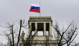 Russische Botschaft fordert von Berliner Behrden Rcknahme von Flaggenverbot am 8. und 9 Mai