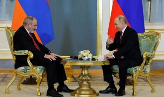 Nach Spannungen: Russlands Prsident Putin spricht mit Armeniens Regierungschef