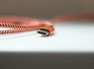 Drei Viertel laden ihr Smartphone in der Nacht