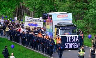 Erneut Proteste gegen Tesla in Brandenburg
