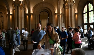 Katalanen whlen ein neues Regionalparlament