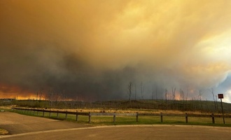 Wetterumschwung hilft bei Kampf gegen Waldbrand in Kanadas wichtigstem lfrdergebiet