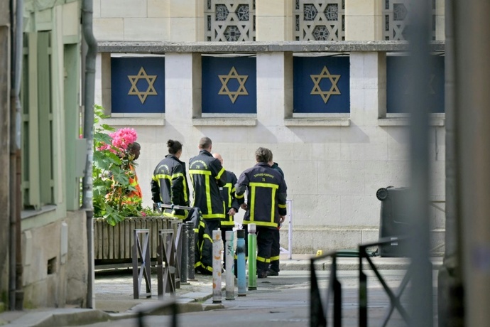 Points chauds – Incendie criminel contre une synagogue en France : le suspect a dû quitter le pays