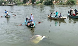 Kleinbus strzt von Fhre in den Nil: Mindestens zehn Tote in gypten