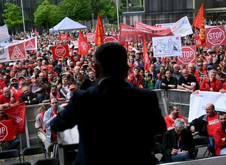 Tausende Thyssenkrupp-Angestellte protestieren in Essen gegen Verkaufsplne