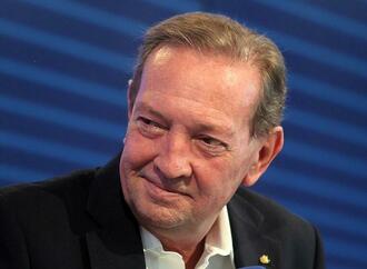 Autor Martin Walker kritisiert häufige Bahn-Verspätungen