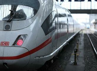 Bericht: Baumängel bei neuen ICEs verzögern Auslieferung