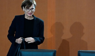 Stark-Watzinger steht im Bundestag zu Frdermittel-Affre Rede und Antwort