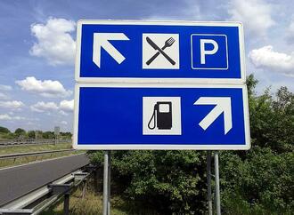 ADAC sieht Aufschlag von rund 40 Cent je Liter an Autobahntankstellen