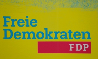 FDP warnt vor Vernachlssigung der Strae zugunsten der Schiene - Kritik an Bahn