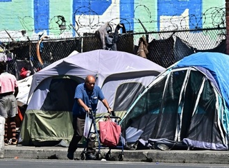 Kaliforniens Gouverneur ordnet Auflsung von Obdachlosencamps an