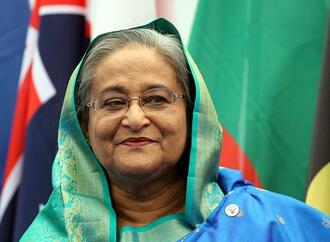 Bangladeschs Premierministerin zurückgetreten und geflüchtet