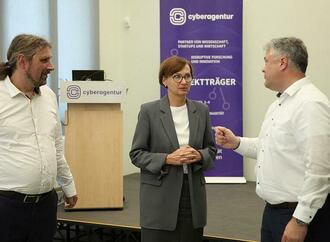 Stark-Watzinger: Waren lange zu naiv beim Thema Cybersicherheit