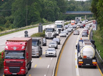 Sicherheit bei Pannenhilfe auf Autobahnen: Schutzmaßnahmen und Zuständigkeiten