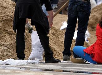 Umfrage zu guten Taten: Frauen helfen anders als Männer