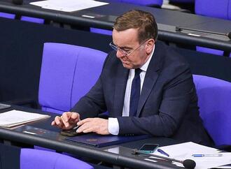 Verteidigungsminister verlässt Twitter/X und setzt auf Whatsapp