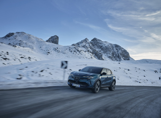 Alfa Romeo Junior Ibrida Q4  - Allrad mit 48 Volt