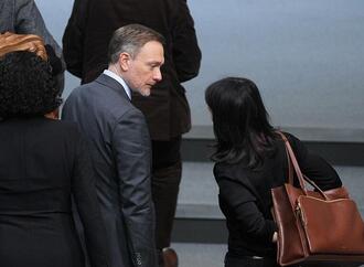 Lindner will von Baerbock weiter geduzt werden