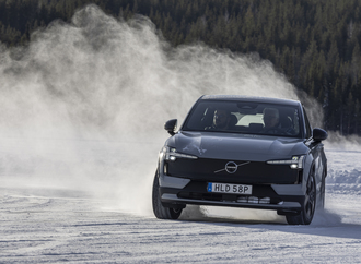 Fahrbericht: Volvo EX30 Cross Country  - Wenn die Straße auf gefrorenem Wasser liegt 