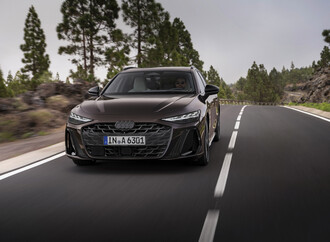 Audi A6 Avant   - Sechser mit Zusatzmotor  